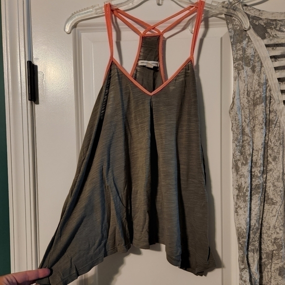 Lot of 3 Women's Tank tops, size X-small - Picture 2 of 16